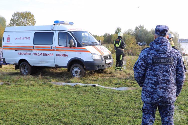 В Перми сотрудники Росгвардии приняли участие в комплексных командно-штабных учениях МЧС (фоторепортаж)