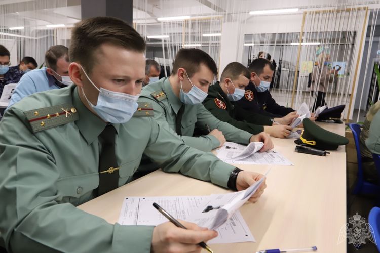 В Перми личный состав Управления Росгвардии по Пермскому краю принял участие во всероссийской акции «Диктант Победы» 