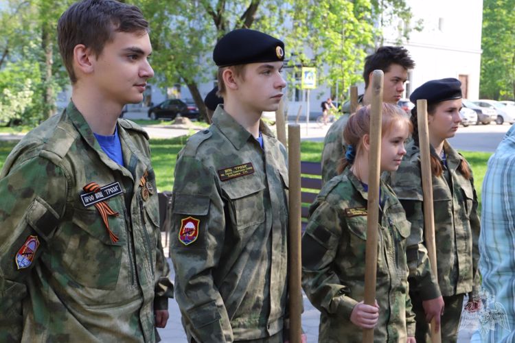 В Перми в память о погибших сотрудниках СОБР Управления Росгвардии по Пермскому краю посадили деревья