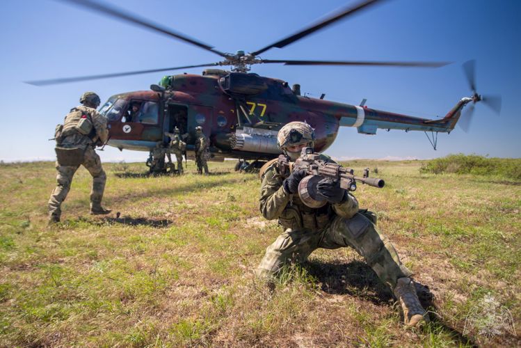 Сотрудники СОБР Управления Росгвардии по Пермскому краю к Дню солидарности борьбы с терроризмом