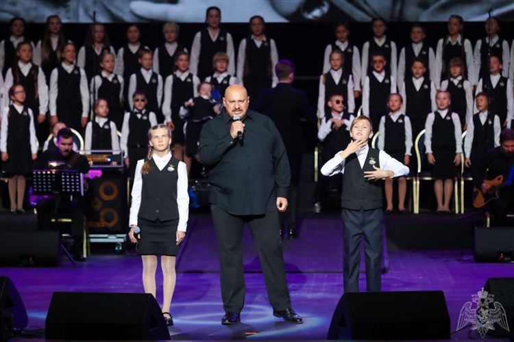 Росгвардия и фонд «Белый пароход» провели концерт «Дети и война»