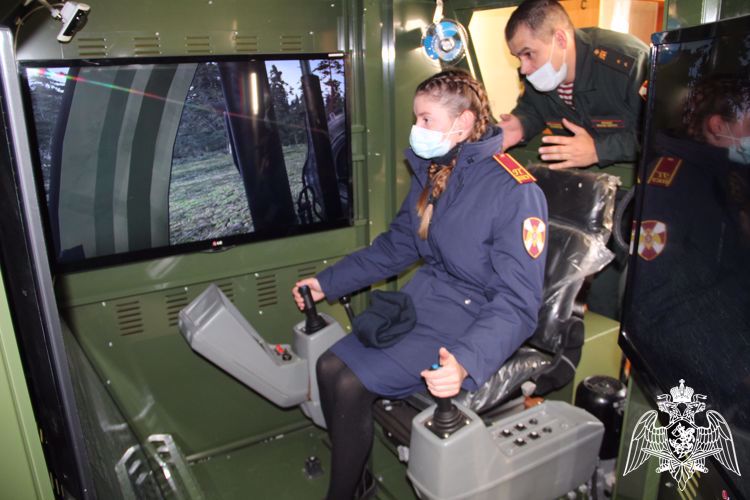 В Пермском военном институте Росгвардии прошла экскурсия для кадет Пермского президентского кадетского училища 
