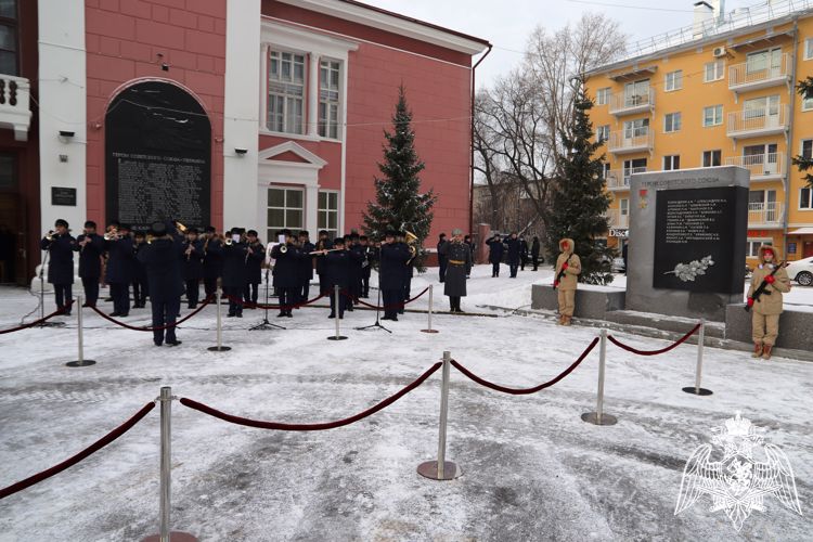 Заместитель начальника Управления Росгвардии по Пермскому краю принял участие в церемонии возложения венков и цветов