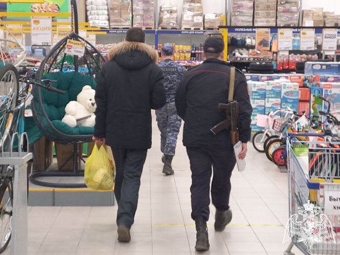 В Перми сотрудники Росгвардии задержали подозреваемого в хищении продовольственных товаров