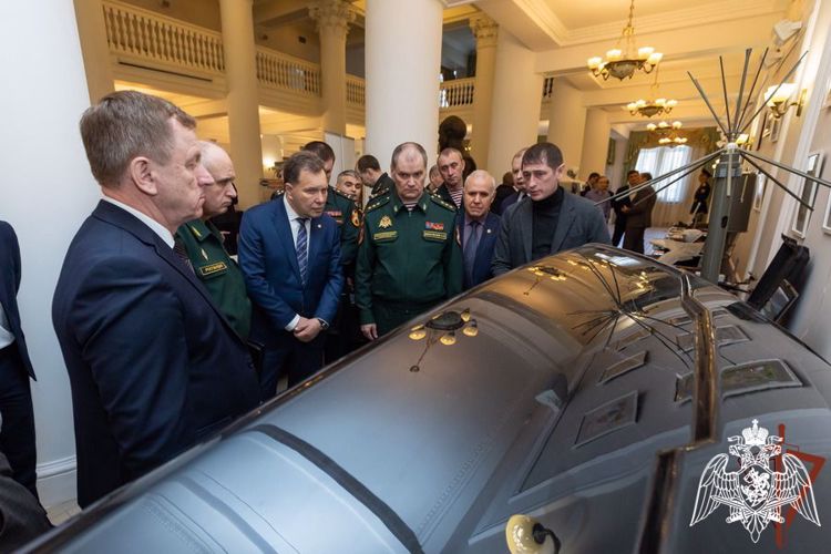 Заместитель директора Росгвардии генерал-полковник Алексей Беззубиков провел итоговое заседание научно-технического совета ведомства