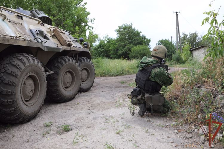 Росгвардейцы в ЛНР задержали вооруженного пособника ВСУ