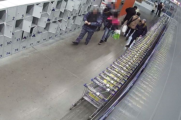 В Перми сотрудники Росгвардии задержали гражданку, подозреваемую в магазинных кражах