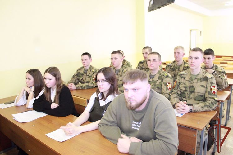 В Пермском военном институте Росгвардии прошел круглый стол, посвящённый 80-летию со дня Победы в Сталинградской битве