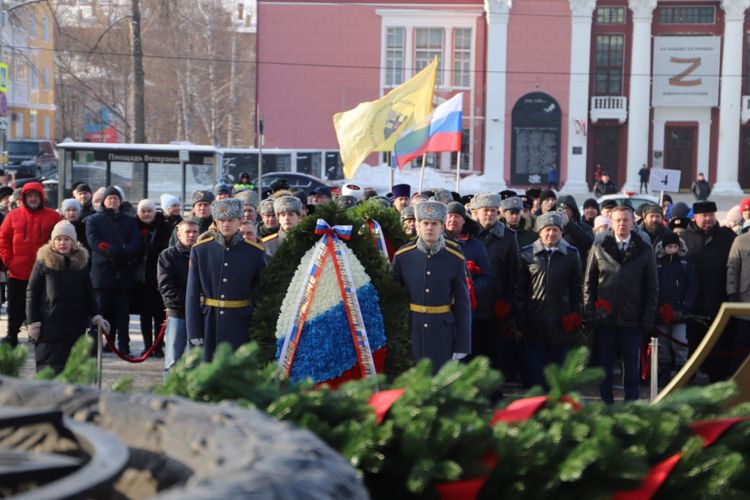 Начальник Управления Росгвардии по Пермскому краю принял участие в церемонии возложения венков и цветов