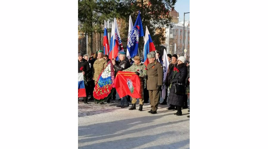 В Перми руководитель совета ветеранов Управления Росгвардии по Пермскому краю принял участие в торжественной церемонии возложения цветов к мемориалу «Разорванное братство»