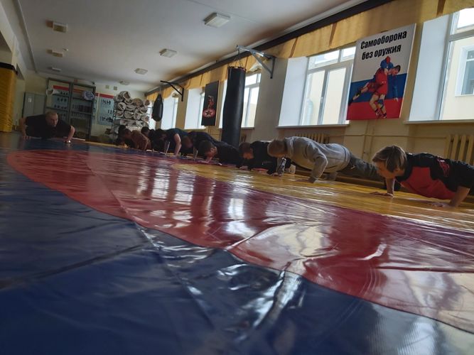 В Прикамье сотрудники Росгвардии провели для школьников урок мужества
