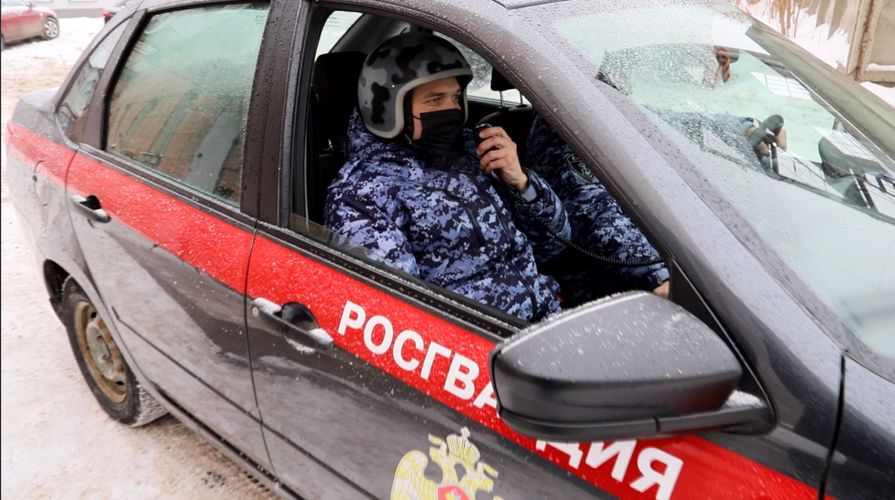За минувшую неделю сотрудники Росгвардии Пермского края задержали троих человек, находившихся в федеральном розыске