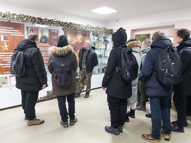 В Прикамье сотрудники Росгвардии провели для школьников урок мужества