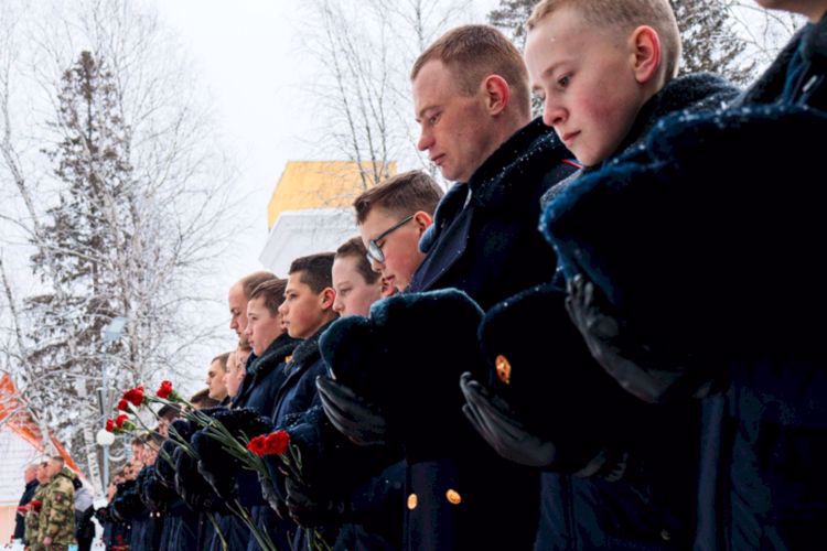 Кадеты и сотрудники Пермского президентского кадетского училища Росгвардии почтили память Героя России Федора Кузьмина 