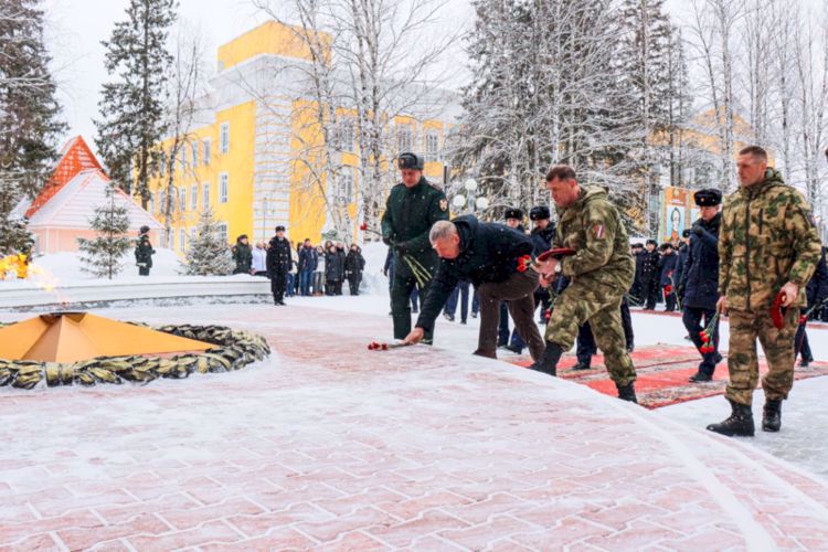Кадеты и сотрудники Пермского президентского кадетского училища Росгвардии почтили память Героя России Федора Кузьмина 