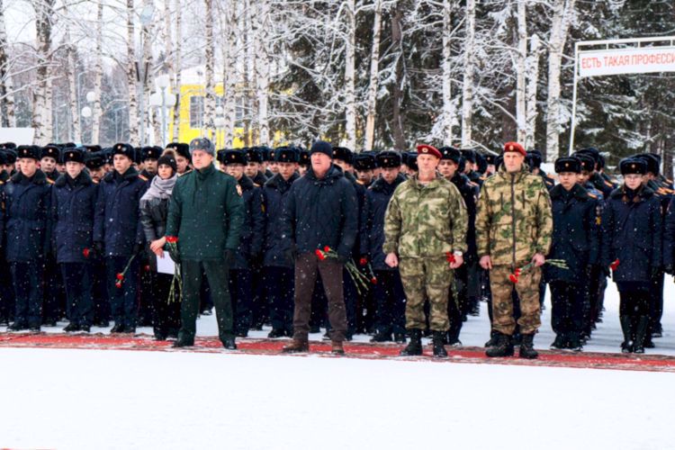 Кадеты и сотрудники Пермского президентского кадетского училища Росгвардии почтили память Героя России Федора Кузьмина