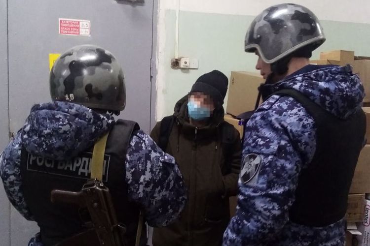 В Перми сотрудники Росгвардии задержали гражданина, подозреваемого в магазинной краже