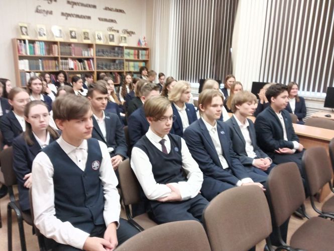 В Перми в рамках Всероссийской акции «Дни Росгвардии» ветераны ведомства провели урок мужества