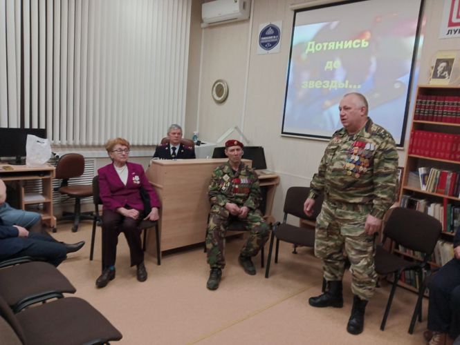 В Перми в рамках Всероссийской акции «Дни Росгвардии» ветераны ведомства провели урок мужества