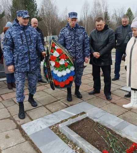 В Пермском крае сотрудники вневедомственной охраны Росгвардии почтили память погибших товарищей в Чеченской республике