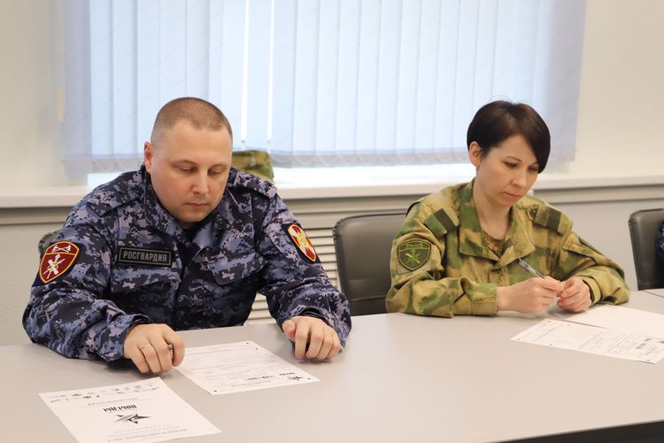 Росгвардейцы Прикамья приняли участие во всероссийской акции «Диктант Победы»