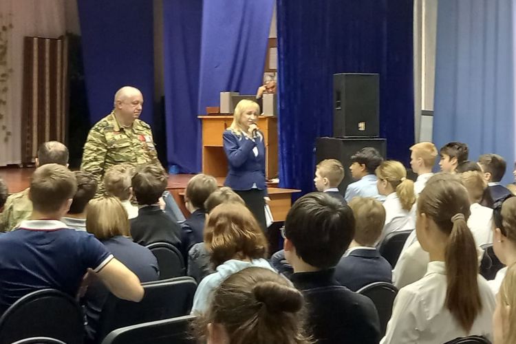 Председатель Совета ветеранов регионального Управления Росгвардии провел урок мужества 