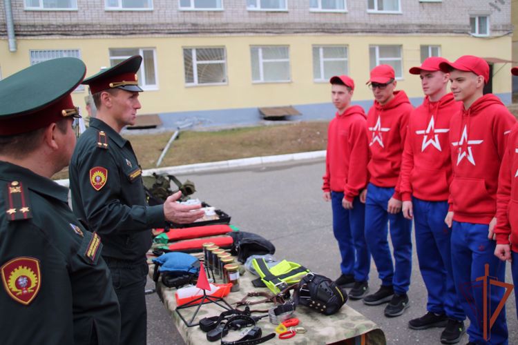 В Пермском военном институте Росгвардии прошло первенство по летнему офицерскому четырехборью среди юношей допризывного возраста