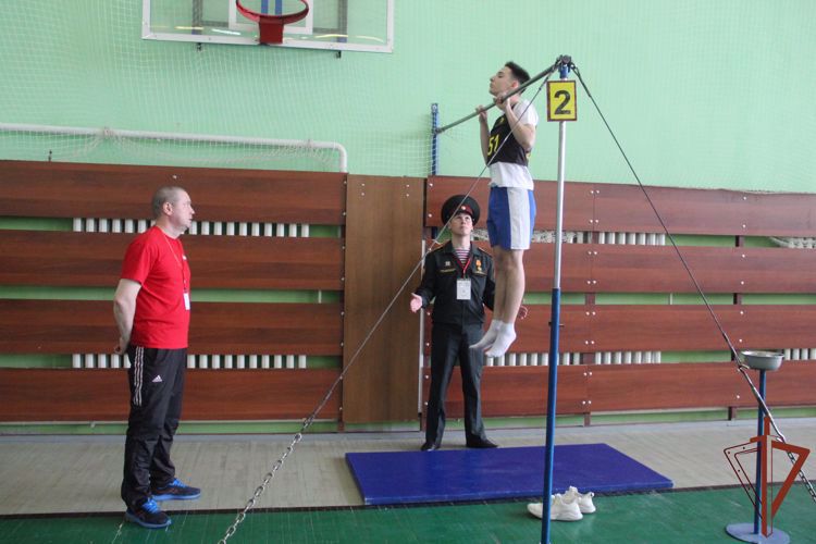 В Пермском военном институте Росгвардии прошло первенство по летнему офицерскому четырехборью среди юношей допризывного возраста