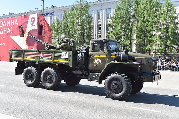 В Перми росгвардейцы приняли участие в военном параде, посвящённом 78-й годовщине Победы в Великой Отечественной войне