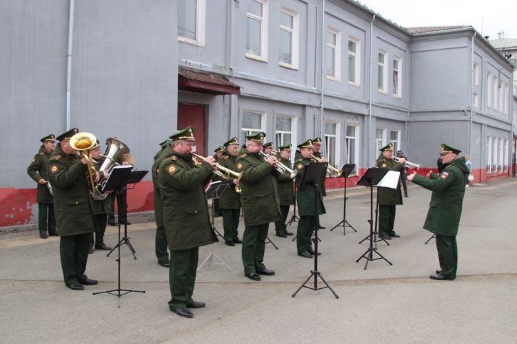 В Перми сотрудники Росгвардии выступили на концерте по случаю прибытия ретропоезда «Эшелон Победы-2023»