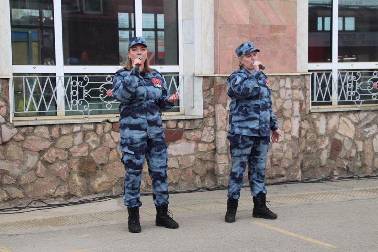 В Перми сотрудники Росгвардии выступили на концерте по случаю прибытия ретропоезда «Эшелон Победы-2023»