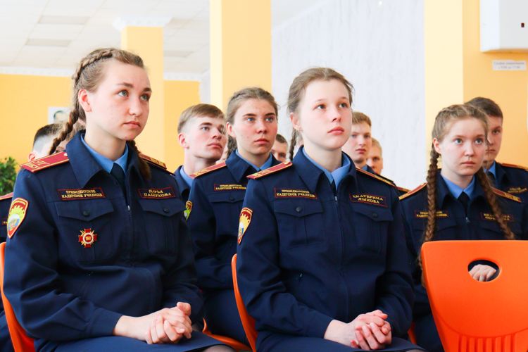 В Перми сотрудники и ветераны Росгвардии провели классный час для воспитанников Пермского президентского кадетского училища