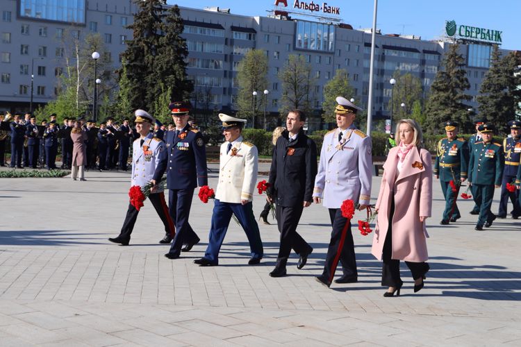 Начальник Управления Росгвардии по Пермскому краю принял участие в церемонии возложения цветов и венков