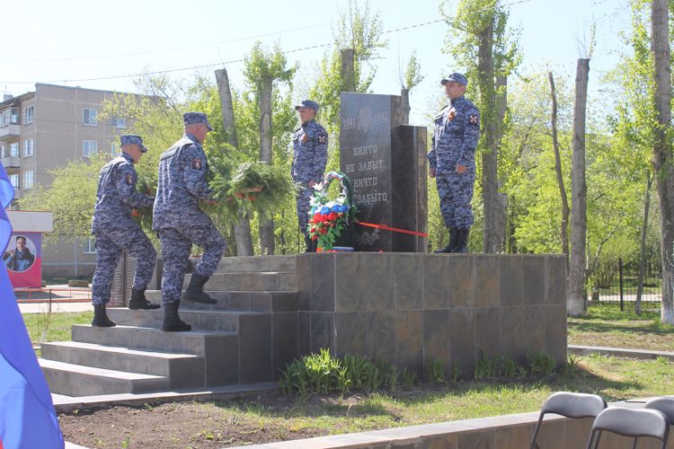 В Прикамье в день Великой Победы военнослужащие Росгвардии приняли участие в торжественных мероприятиях