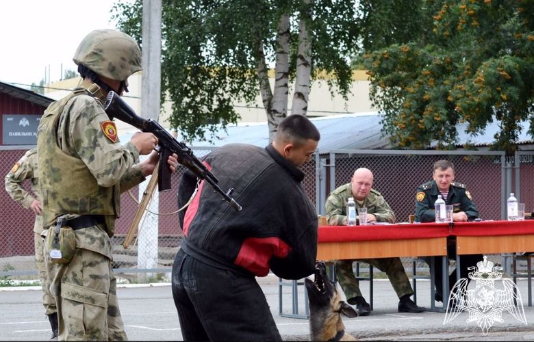 В  Пермского военном институте Росгвардии прошел экзамен по дисциплине «Дрессировка служебных собак»