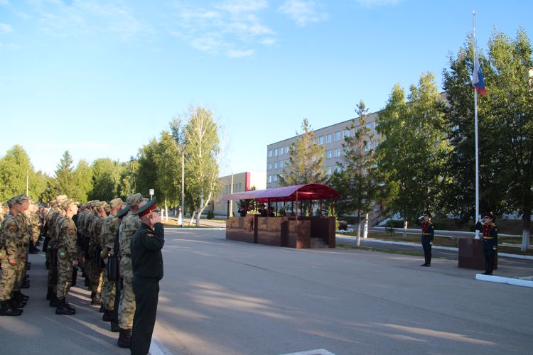 В Перми росгвардейцы отметили день государственного флага