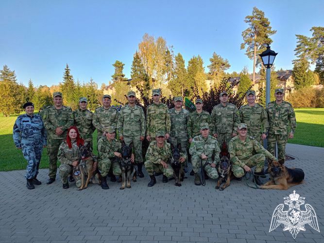 Военнослужащие Пермского военного института Росгвардии стали призерами во Всероссийских соревнованиях кинологов по многоборью