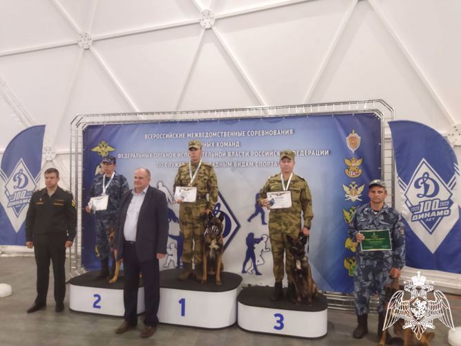 Военнослужащие Пермского военного института Росгвардии стали призерами во Всероссийских соревнованиях кинологов по многоборью