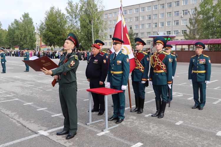 Курсанты Пермского военного института Росгвардии приняли военную присягу