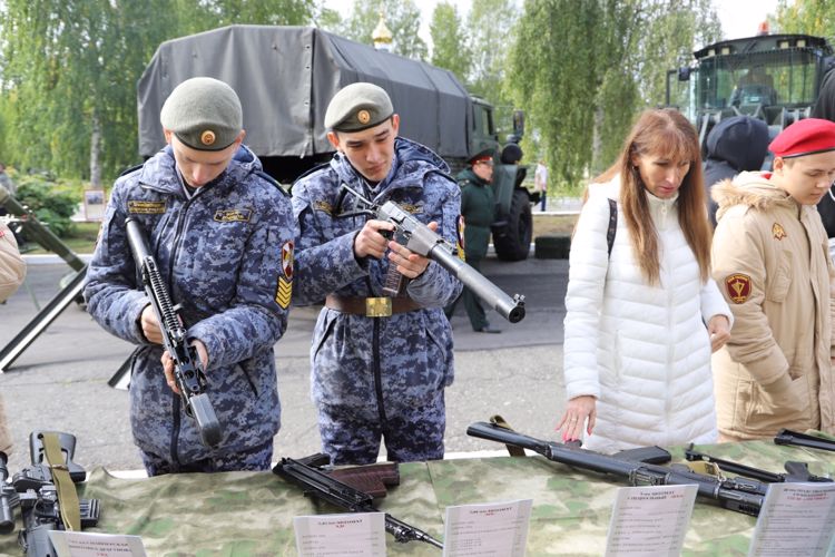 Курсанты Пермского военного института Росгвардии приняли военную присягу