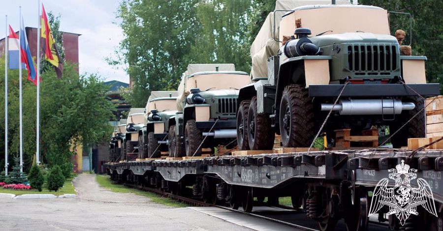 Курсанты Пермского военного института Росгвардии проходят практические занятия на оборонном предприятии