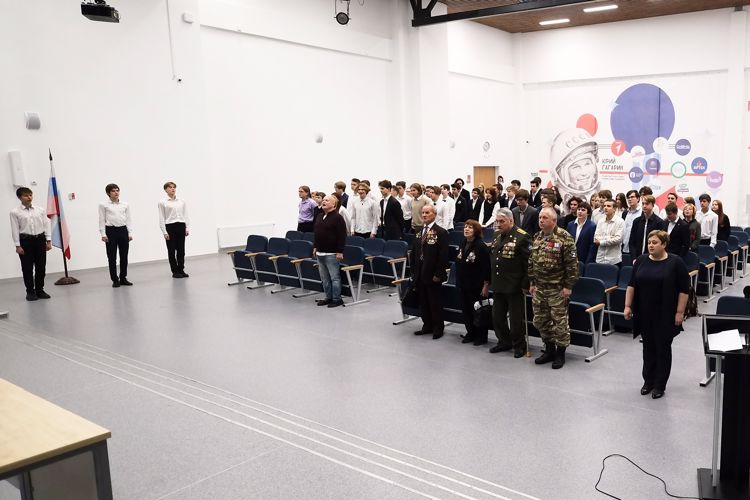 В Перми ветеран Росгвардии провел урок мужества для гимназистов 