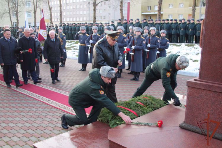 В Пермском военном институте Росгвардии прошли торжественные мероприятия, посвященные празднованию 42-й годовщины со дня образования