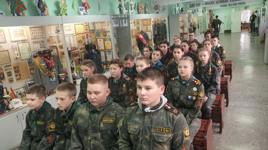 В Перми сотрудники Росгвардии провели урок мужества для школьников