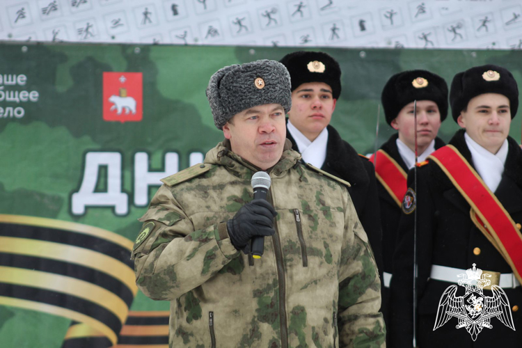 Военнослужащие Пермского военного института Росгвардии оказали помощь в организации эстафеты «Ратник»