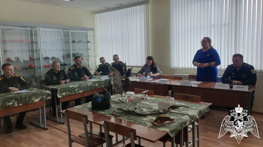 С курсантами кинологического факультета Пермского военного института Росгвардии прошел круглый стол 