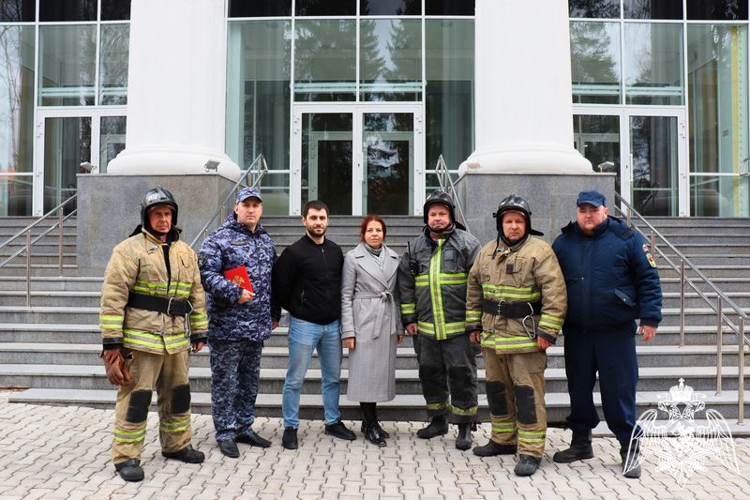 В Пермском кадетском президентском училище Росгвардии прошло межведомственное комплексное пожарно-тактическое учение