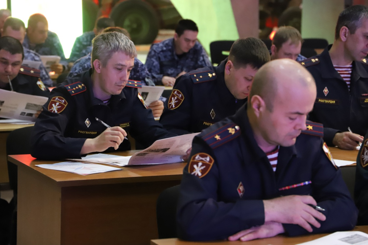 В Перми личный состав Управления Росгвардии по Пермскому краю принял участие во всероссийской акции «Диктант Победы»