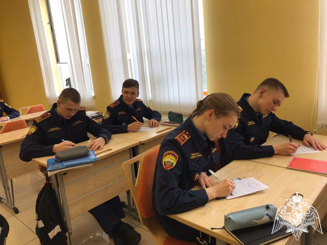Кадеты Пермского президентского кадетского училища Росгвардии приняли участие в просветительской акции «Диктант. Лейтенантская проза»