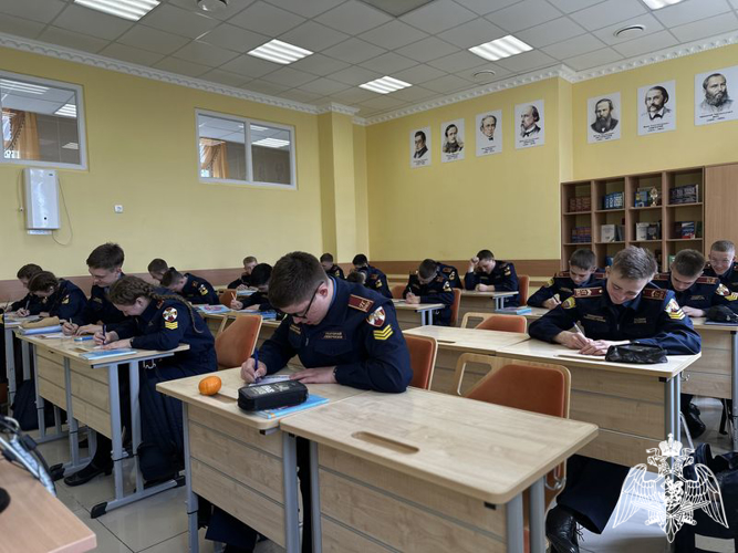 Кадеты Пермского президентского кадетского училища Росгвардии приняли участие в просветительской акции «Диктант. Лейтенантская проза»
